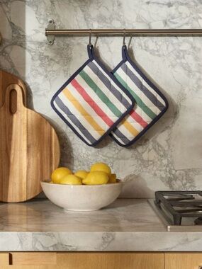Hudson's Bay HBC Stripes Signature Stripes Quilted Pot Holder Set